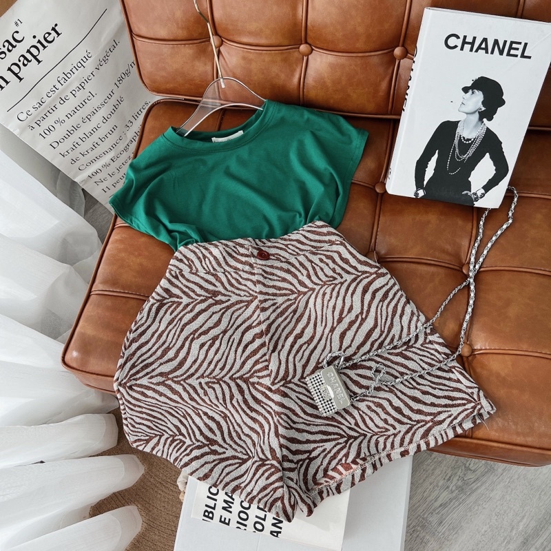 SET ÁO XANH TANKTOP + QUẦN SHORT HOẠ TIẾT SỌC VẰN (TH)