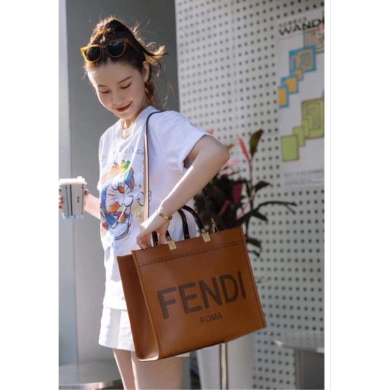 Túi tote #fendi. quai nhựa siêu hot xịn sò 3 màu size to 35cm
