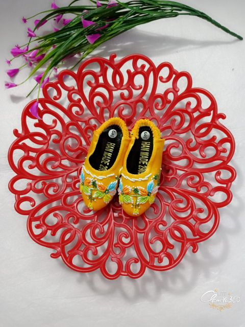 Hài nhung thêu cườm cho bé