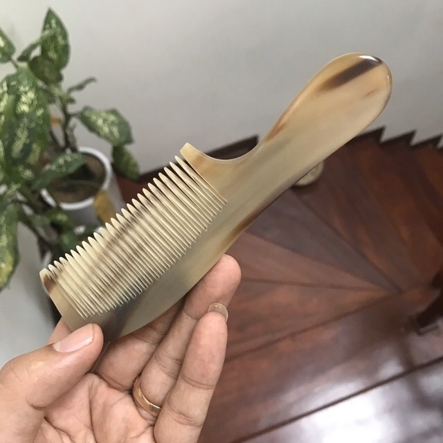 Lược sừng xuất Nhật (Size: M - 16cm) Nhỏ gọn có thể bỏ túi xách - COH134 - Horn Comb of HAHANCO - Chăm sóc tóc