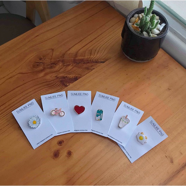 Pins đơn gắn túi