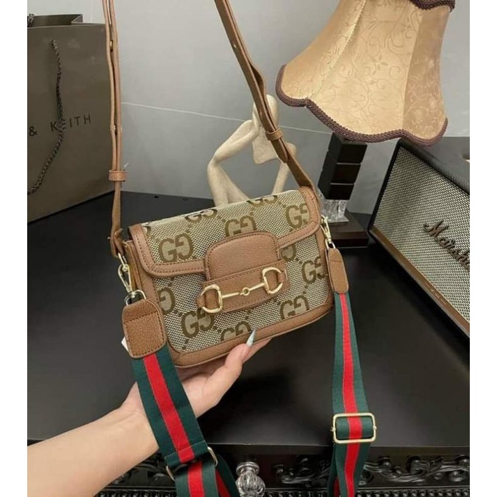 Túi xách nữ hà hồ nắp gập gc chữ to thời trang cao cấp đi chơi đi tiệc, túi đeo chéo nữ