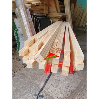 Thanh gỗ thông vuông 2cm dài 80cm đã bào láng 4 mặt thích hợp dùng làm nẹp chỉ, đóng chuồng, mục đích khác...