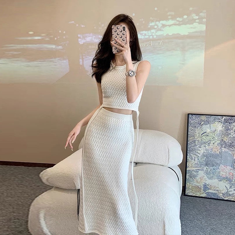Set Áo Thun Ngắn Tay + Chân Váy Thời Trang Dành Cho Nữ
