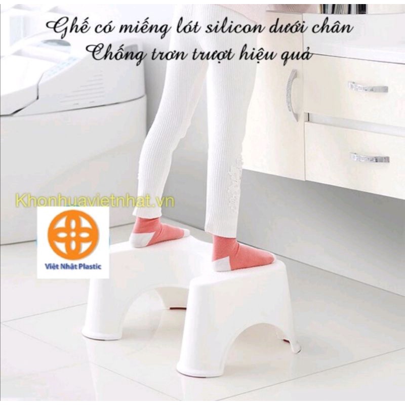 Ghế kê chân toilet chống táo bón nhựa Việt Nhật. Kích thước 44 x 28 x 21cm.