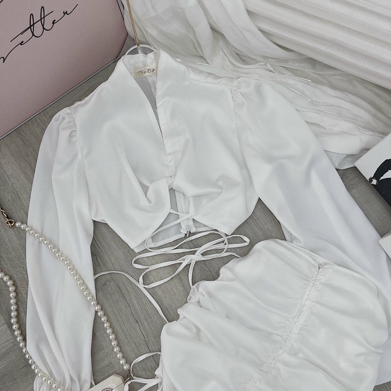 SET L CROP TRẮNG CỘT DÂY EO + CHÂN VÁY RÚT