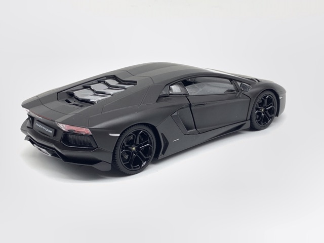 Xe Mô Hình Lamborghini Aventador LP700-4 1:24 Welly ( Đen )