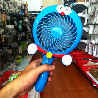 Quạt mini chạy pin Doremon
