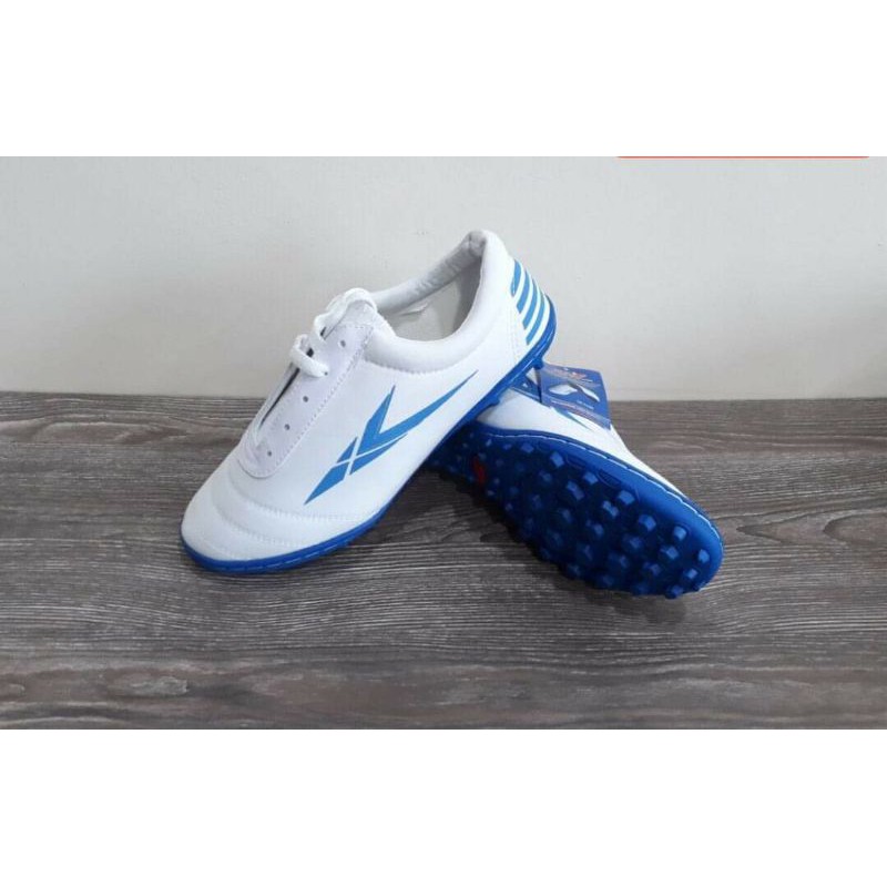 Giày đá bóng đinh, vải XP