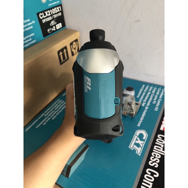 Chuyên vít Makita XDT13
