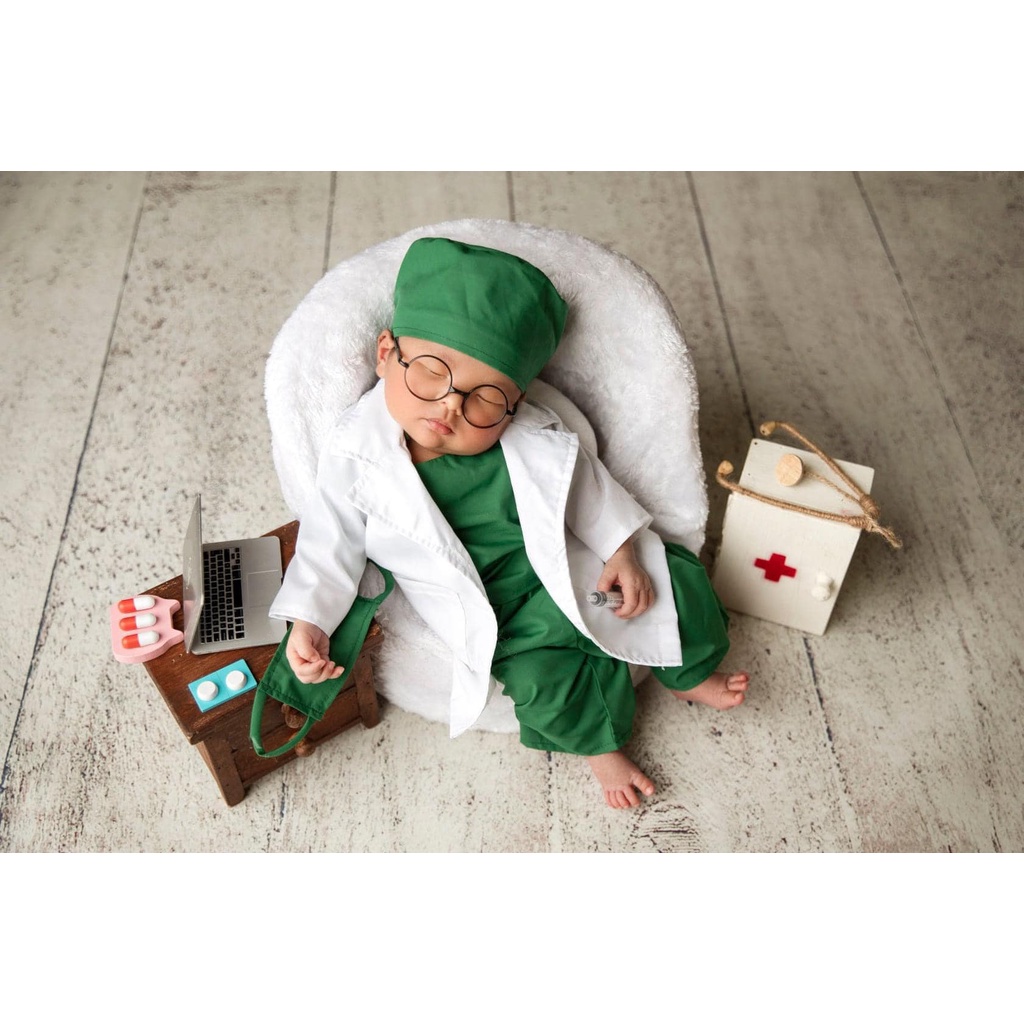 Đồ Bác sĩ cho bé chụp ảnh