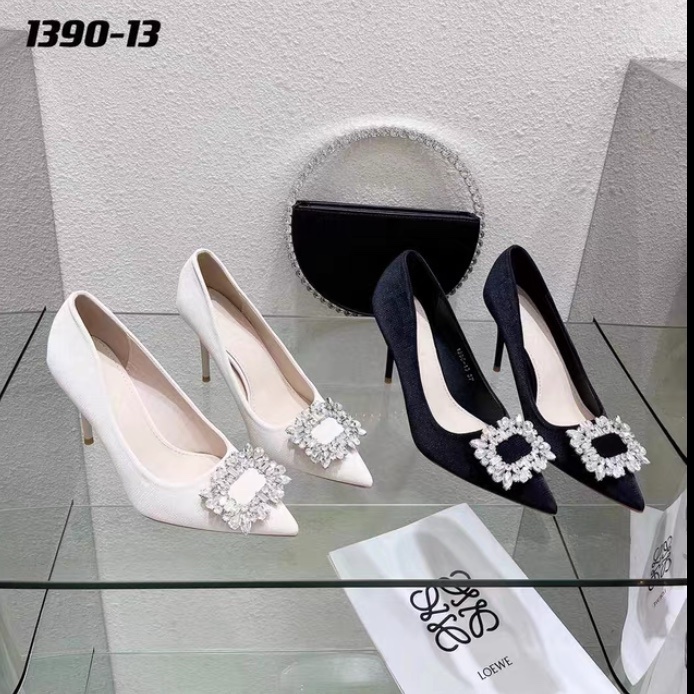 Giày cao gót bít mũi đính đá gót nhọn 7 phân mã H165