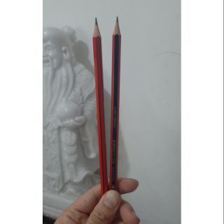 2 cây bút chì staedtler 110.