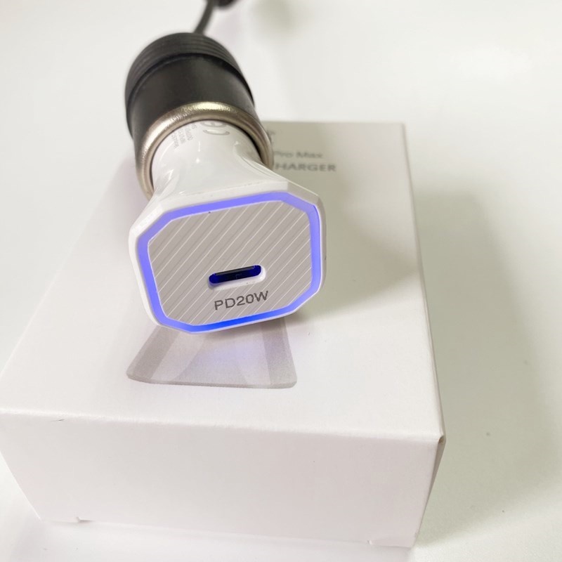 Bộ Sạc Nhanh Không Dây 20w usb-c Trên Xe Hơi Cho iphone 13 pro max / samsung / huawei