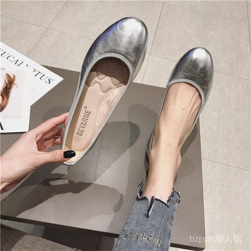 Giày búp bê đế mềm mũi tròn màu bạc thời trang 2021