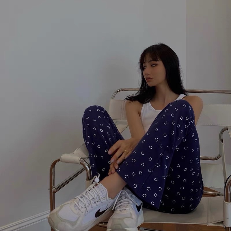 Quần ống loe lưng cao thể thao mặt cười | BigBuy360 - bigbuy360.vn