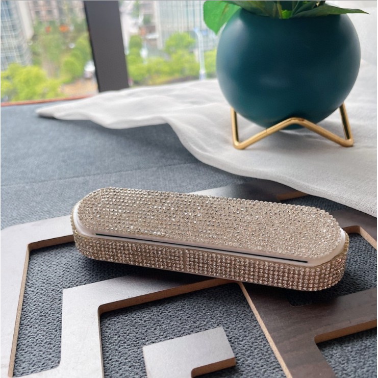 Bảng số điện thoại đính kim cương giả ấn tượng độc đáo