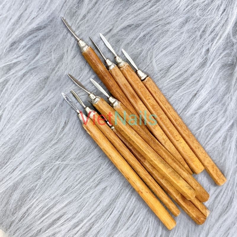 Cây Lấy Khóe Móng Tay Móng Chân Cán Gỗ Siêu Bén