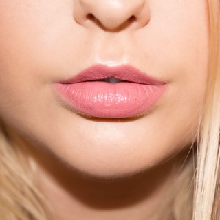 Son Charlotte Tilbury màu THE DUCHESS