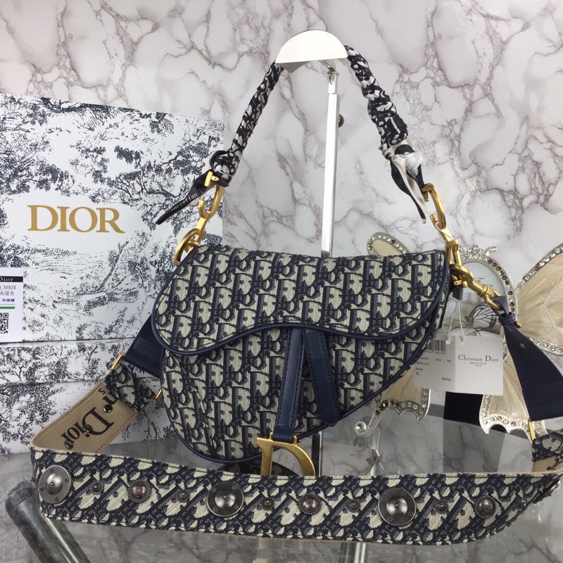 Túi đeo chéo nữ dáng yên ngựa thương hiệu Dior CD saddle cao cấp