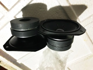 Loa treb 2 từ vuông