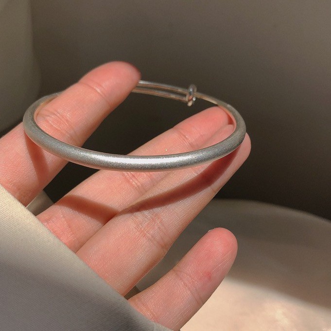 Vòng đeo tay bạc sterling kết cấu mờ có thể điều chỉnh không gây dị ứng