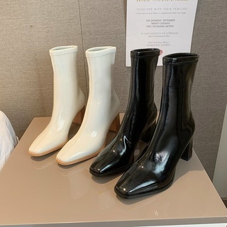 Boot Bốt cổ ngắn ôm chân da bóng mũi vuông cao gót 7cm hai màu đen và trắng