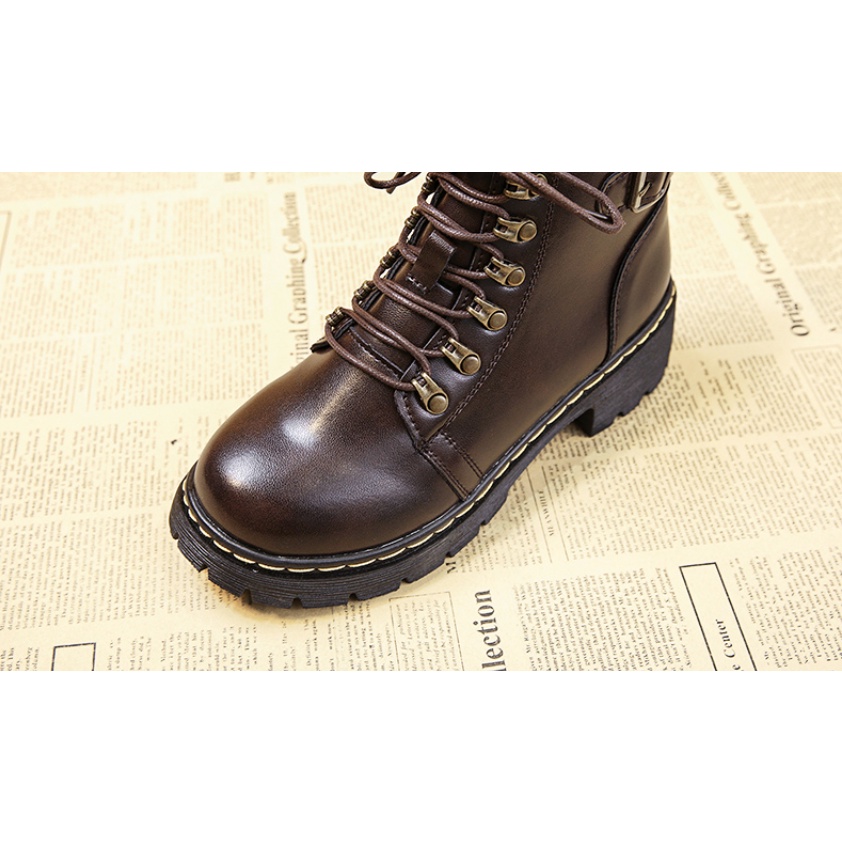 Bốt Nữ Retro Đinh Tán Giày Da Nữ Đế Thấp 3CM