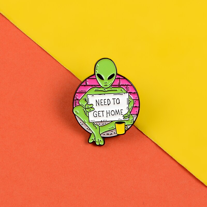 Ghim cài áo hình đĩa bay chủ đề không gian vũ trụ độc đáo