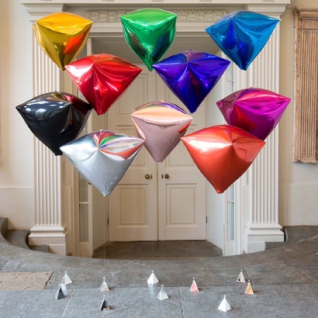 BÓNG HÌNH KIM CƯƠNG