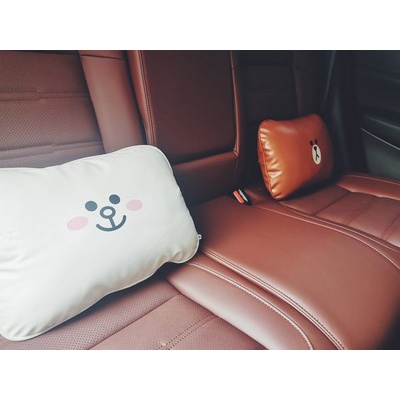 Gối tựa đầu, lưng trên ô tô Line Friends bằng da