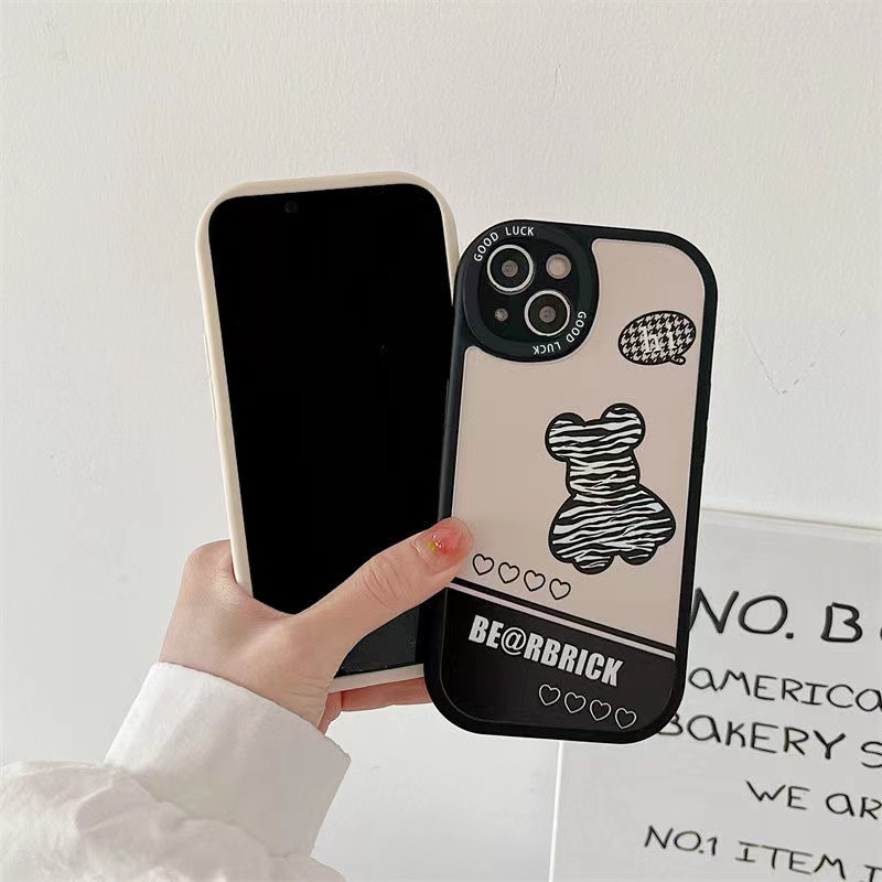 Case Samsung A13 4G A23 A33A53 A52S A52 A03 A03S A12 A32 4G A20 A30 M12 A73 A20S A21S A50 A50S A51 A30S A22 5G M23 A22 4G M22 A72 A71 S20 FE S21 FE S22 S22 Plus S22 Ultra M32 A13 5G cartoon violent bear phone case