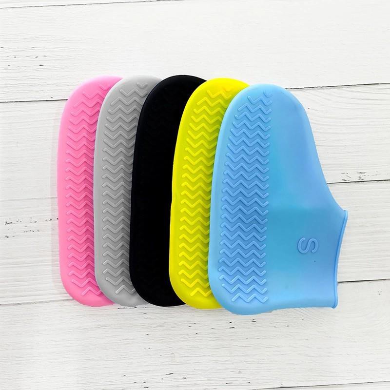 Bọc giày Silicon đàn hồi đi mưa siêu tiện lợi chọn màu và size | BigBuy360 - bigbuy360.vn