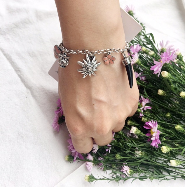 Vòng tay charm xuất xịn