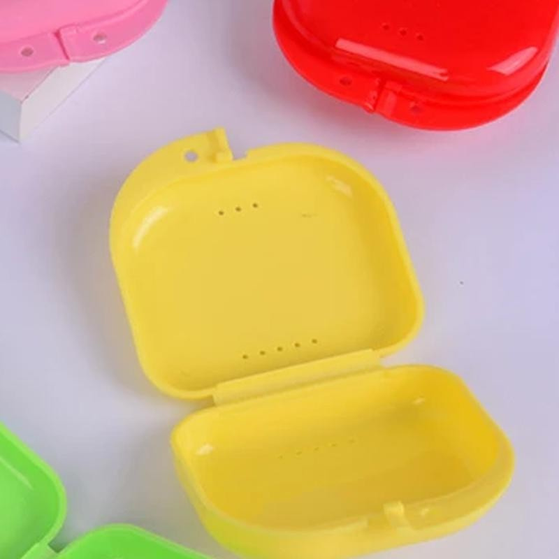 [Hàng mới về] Hộp đựng răng giả cỡ nhỏ khoét lỗ nhiều màu tùy chọn