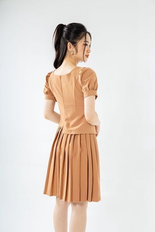 Váy cổ U dập ly