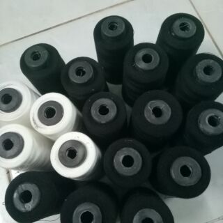 Chỉ  cotton  màu của  be bu