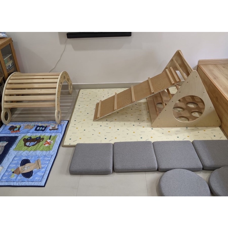 Tam giác vận động 4 mặt chuyển đổi, đồ chơi vận động Montessori
