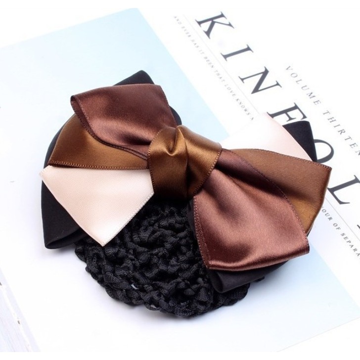 kẹp tóc nơ lớn màu đẹp y hình,kèm búi lưới. hàng luôn có sẵn và y hình vì hình shop tự chụp nha các bạn. hàng rất đẹp.
