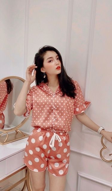 Đồ ngủ pijama lụa cao cấp chấm bi | BigBuy360 - bigbuy360.vn