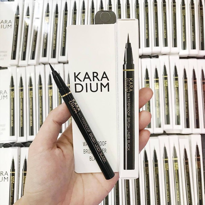 Kẻ mắt nước Karadium Waterproof Brush Liner Black lâu trôi, nét mảnh dễ kẻ - HONGS BEAUTY