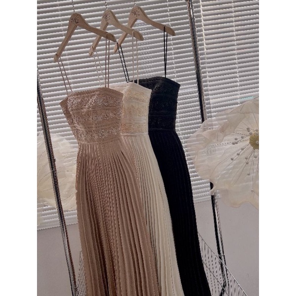 Đầm Maxi Dập Ly Phối Ren Ngực