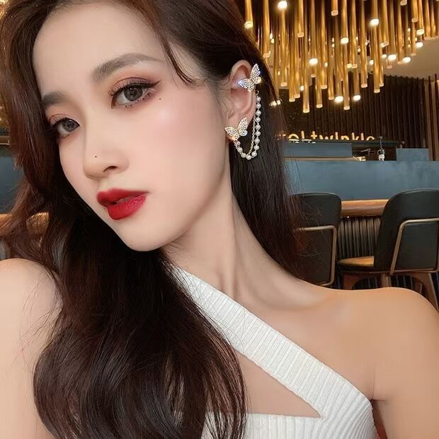 Bông Tai Hình Bướm Bằng Kim Loại Đính Đá Dễ Thương Thời Trang Hàn Quốc Cho Nữ