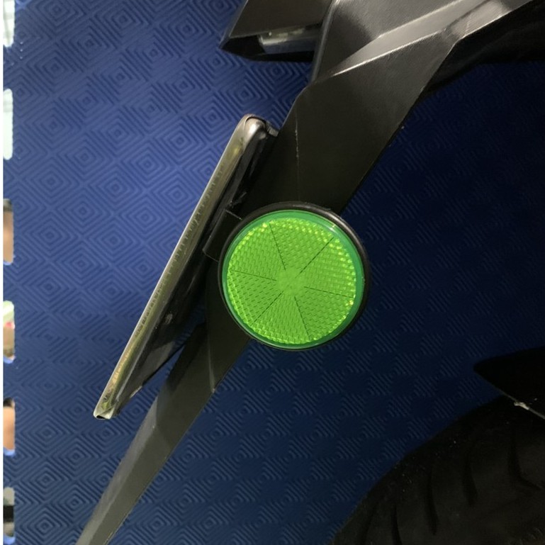 Mắt mèo gắn dè bảng số bas sắt màu xanh lá