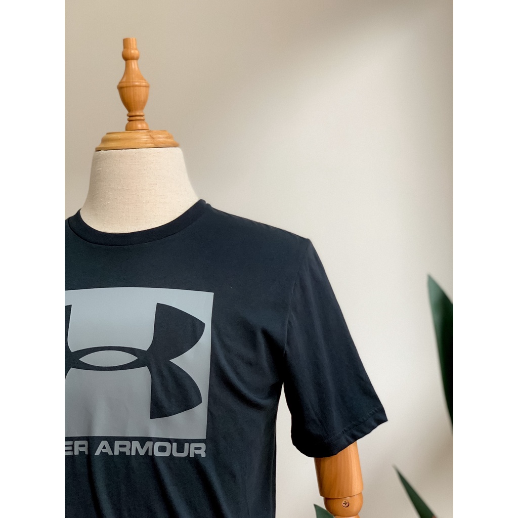 Áo thun cổ tròn Under Amour