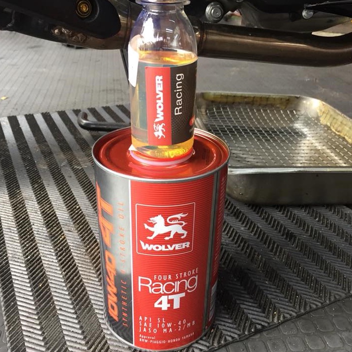 Nhớt Wolver Racing Synthetic 10W40  320009