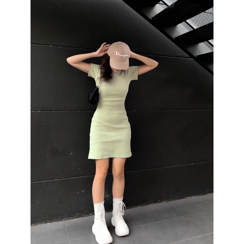 Đầm Body Sexy hở lưng khoét eo chất thun gân co giãn 4 chiều trẻ trung năng động nhiều sắc màu | BigBuy360 - bigbuy360.vn