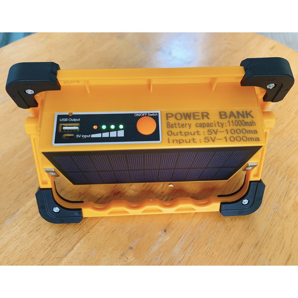 Đèn Pin Năng Lượng Mặt Trời Kiêm Sạc Dự Phòng