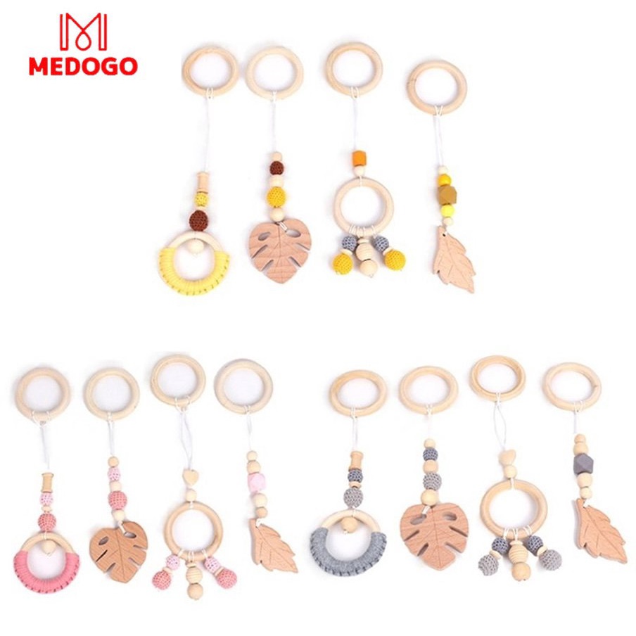 Bộ 4 móc treo đồ chơi gỗ MEDOGO treo nôi gắn kệ chữ A cho bé với đủ màu sắc đa dạng