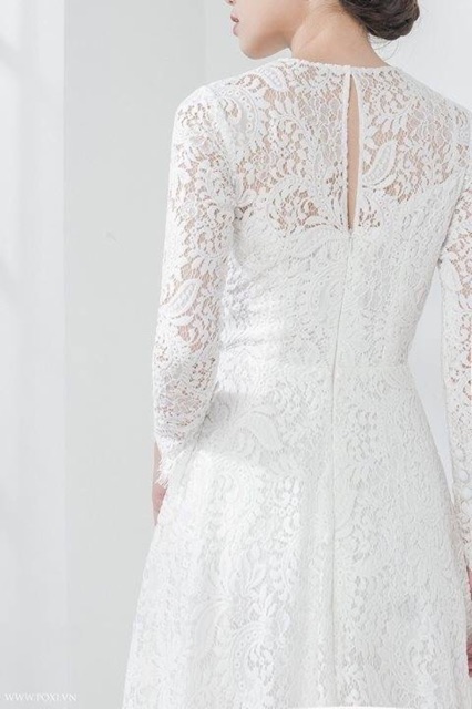 Đầm cưới ren tay dài